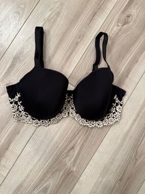 Black Bra with Cream Lace Trim - Women’s Intimates - 38DD (38E)